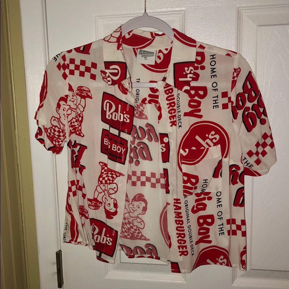 Big boyyy crop top button up😎